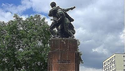 25033.jpg