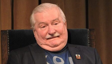 1539px-JKRUK_20190222_LECH_WALESA_KIELCE_DSCN2750-e1635523660807.jpg