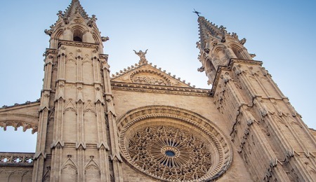 cathedral-ga623e47f9_1280.jpg