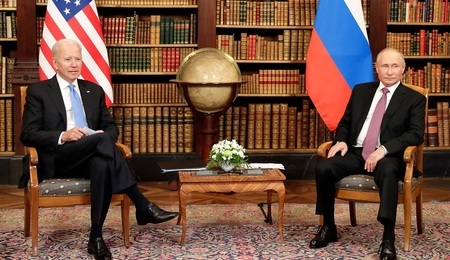 Joe_Biden_and_Vladimir_Putin_in_Geneva_16_June_2021_05.jpg