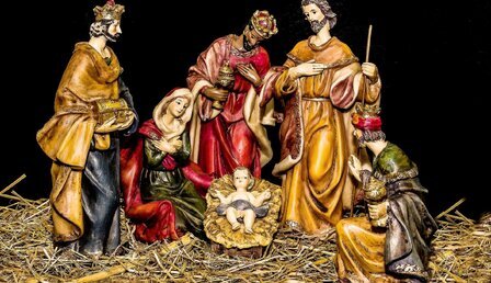 christmas-crib-figures-gbeba0b28c_1920.jpg