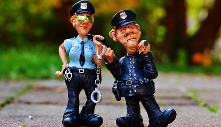 cop-1016218_1280.jpg