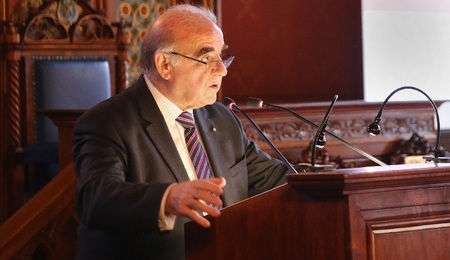 vella.jpg