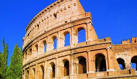 800px-Colosseum_2007.jpg