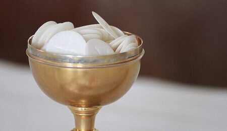 eucharist-4828234_640-e1679986350877.jpg