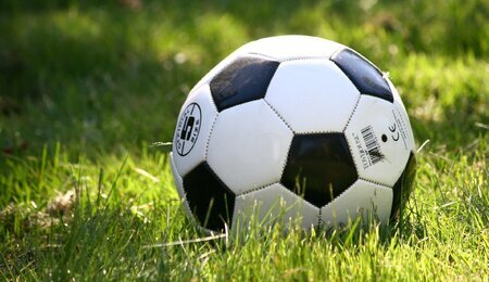 football-1396740_1920.jpg