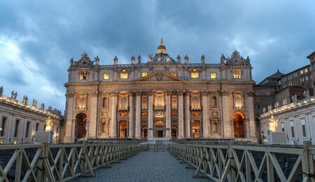 the-vatican-2139452_1920-e1649743382480.jpg