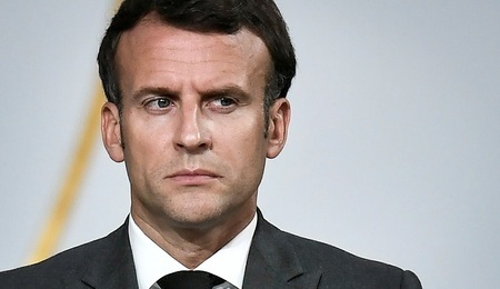 macron111.jpg