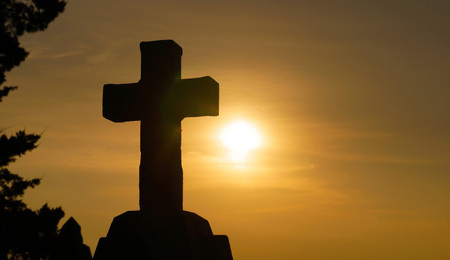 cross-1772560_1920-1.jpg