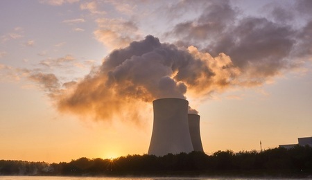 nuclear-power-plant-4535760_1920.jpg