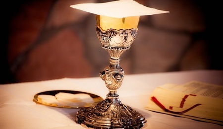chalice-1591668_1280.jpg