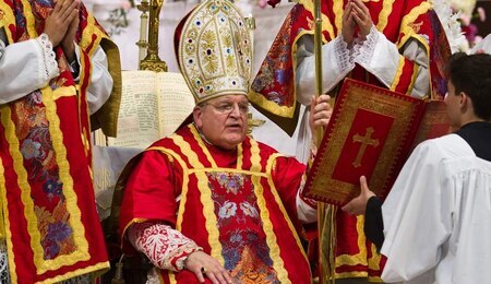 1024px-Cardenal_Burke.jpg