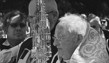 Abp-Henryk-Hoser-czarno-biale.jpg