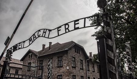 Auschwitz.jpg