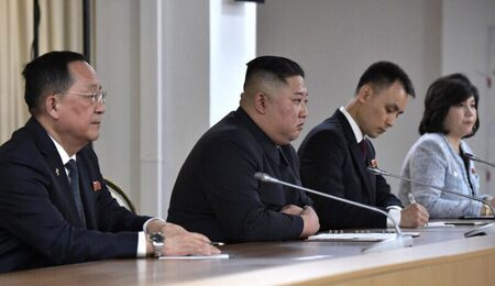 1600px-Kim_Jong-un_2019-04-25_02-e1631537990657.jpg