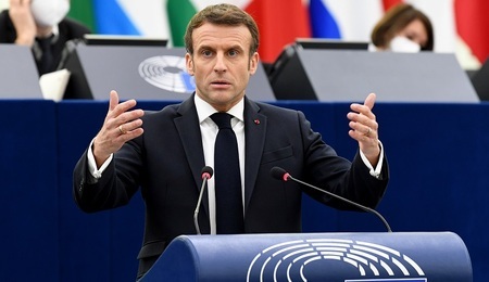 macron1.jpg