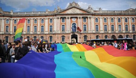 Gayprideinfrance-scaled-e1666602417287.jpg