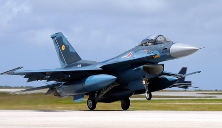 Mitsubishi_F-2_landing.jpg