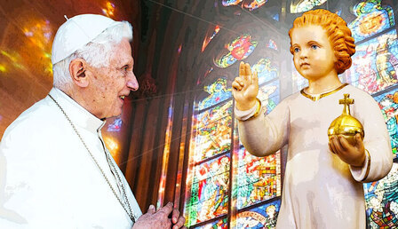 Benedict-XVI-Baby-Jesus.jpg