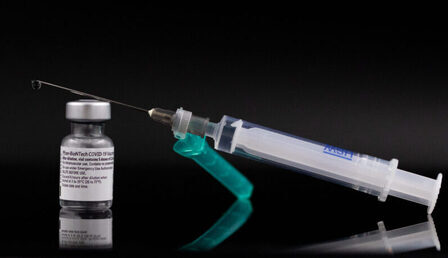 Covid19_vaccine_biontech_pfizer_2-scaled-e1645633175309.jpg