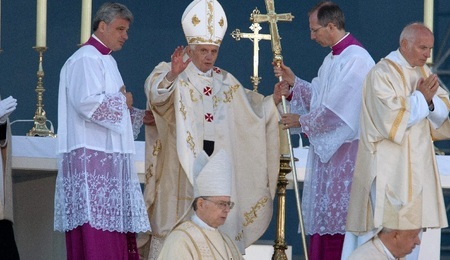 BXVI.jpg