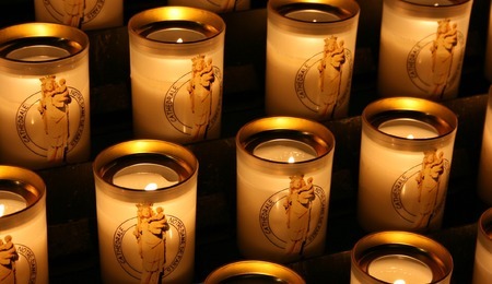 candles-g04bd9edfe_1920.jpg