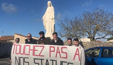 statues.jpg