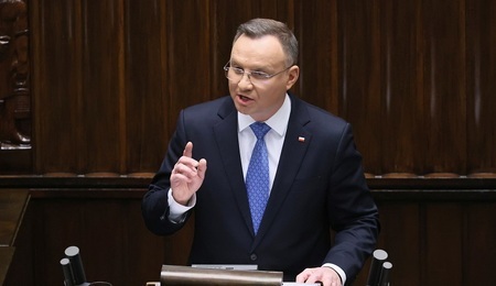 mid-22311297.jpg