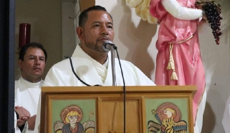 El-padre-de-la-iglesia-San-Judas-Tadeo-Jose-Guadalupe-Rivas-Saldana-1140x620-1.jpg