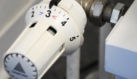 thermostat-gdc83926fc_1920-e1654768182212.jpg
