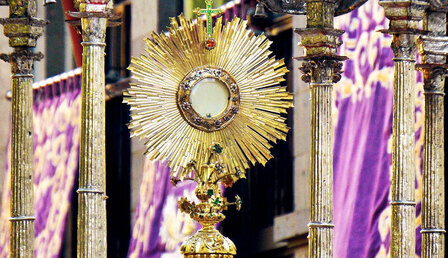 monstrance.jpg