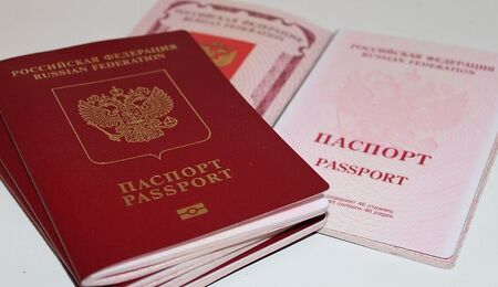 Russian_passports-1.jpg