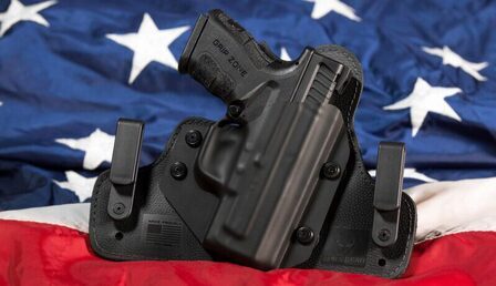 gun-g5bc2897f3_1920-e1656921070149.jpg
