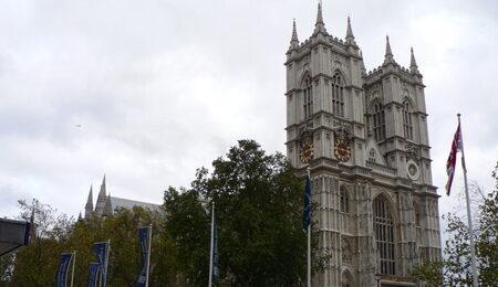 London_Westminster_Abbey-e1657793855972.jpg