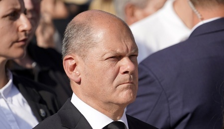 scholz1.jpg