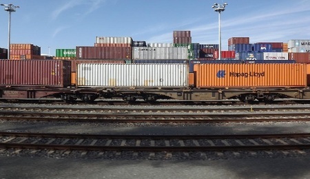 freight-train-g075f2f8fd_1280.jpg