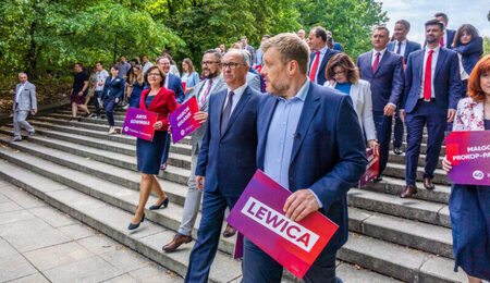 Jedynki_do_sejmu_-_koalicja_Lewica_-_konferencja_48568302592-scaled-e1660158998243.jpg