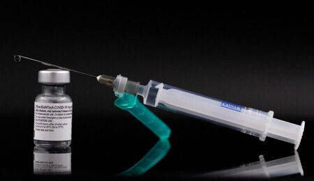 Covid19_vaccine_biontech_pfizer_2-scaled-e1662748246528.jpg