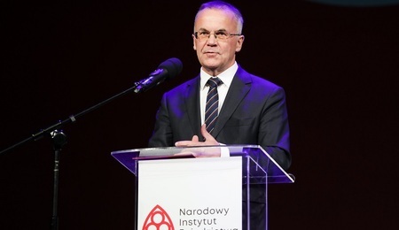 Jaroslaw-Sellin-1.jpg