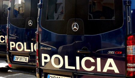 transport-vehicle-public-transport-bus-spain-colours-318935-pxhere.com_-e1697645725739.jpg