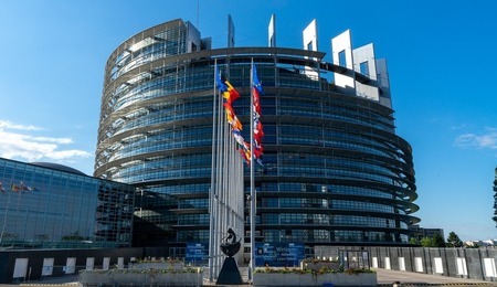 europe-palace-gdf1a994be_1920-2.jpg
