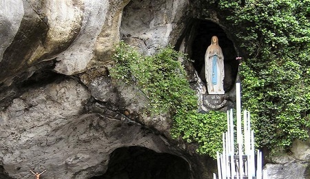 Grotte_Massabielle.jpg