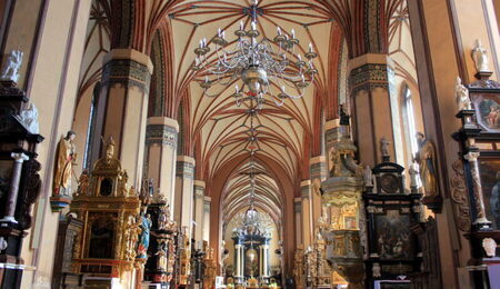 Frombork_Cathedral_Interior-scaled-e1679826823270.jpg