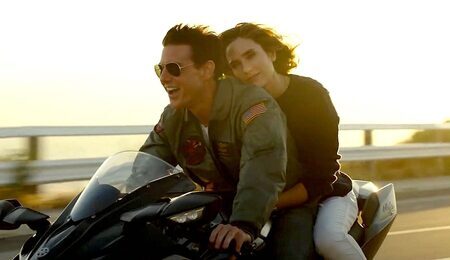 Tom-Cruise-and-Jennifer-Connelly-in-Top-Gun-Maverick-e1681478375529.jpeg