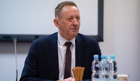 mid-23417389-2.jpg