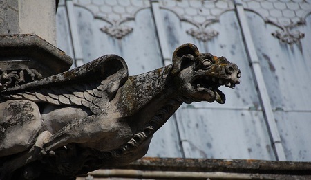 1200px-Gargoyle_at_Chateau_dAmboise_3843.jpg