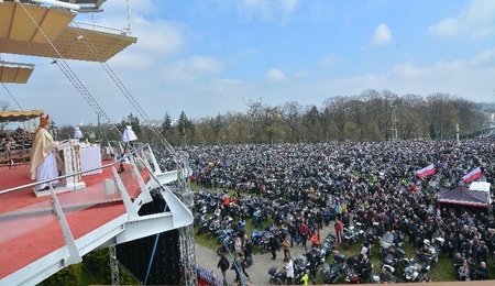 Motocyklisci-Jasna-Gora.jpg