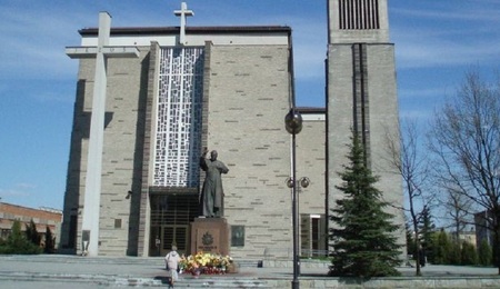 Stalowa_Wola_Church.jpg