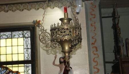Wieczna_lampka-scaled-e1683314683983.jpg