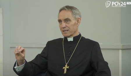 Ganswein-32-94i239u3jir23ru23r.jpg